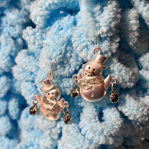 NWOT SNOWMEN EARRINGS - Picture 1 of 2